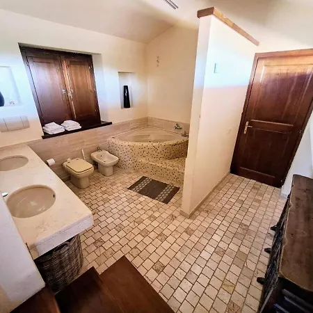 In With Pool & Parking Near Rome *