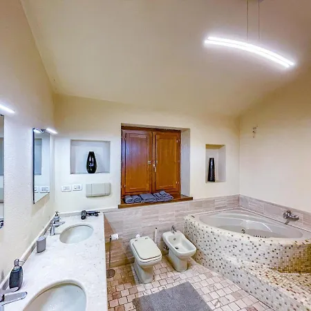 Apartment In With Pool & Parking Near Rome *